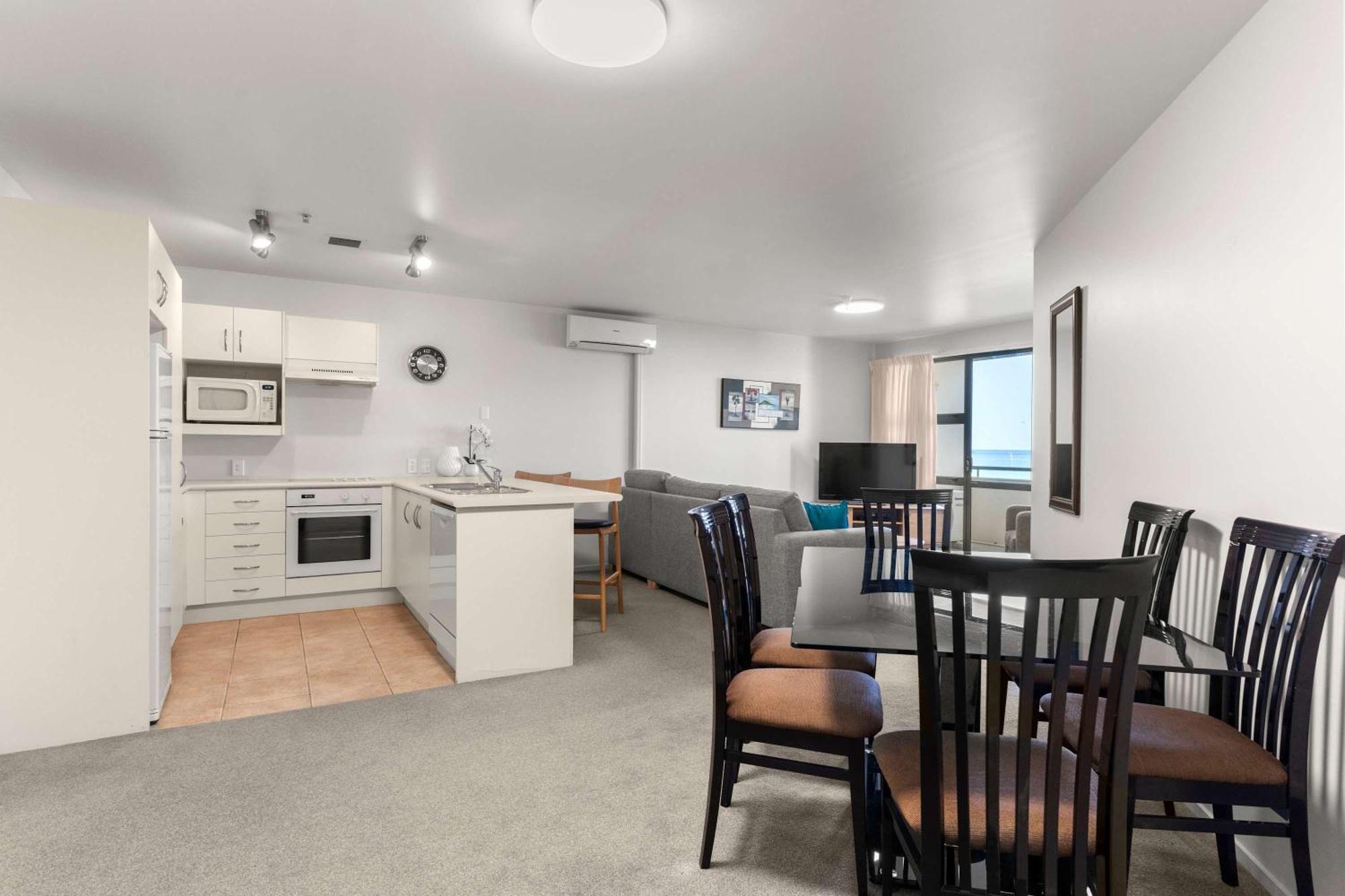 Beach Side Bliss - Oceanside Mount Maunganui Exterior photo