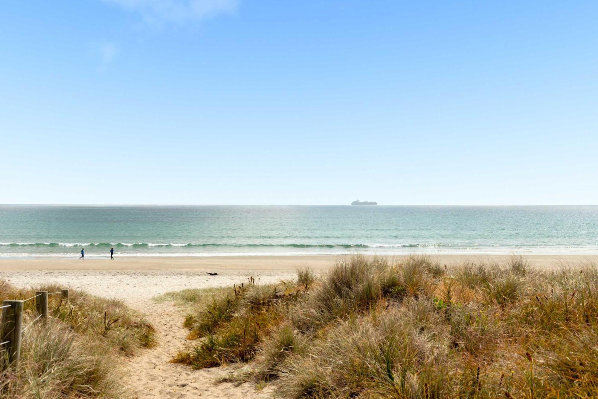 Beach Side Bliss - Oceanside Mount Maunganui Exterior photo